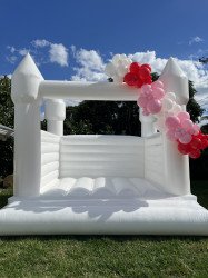 IMG 9291 1707767127 White Bounce House 13x13